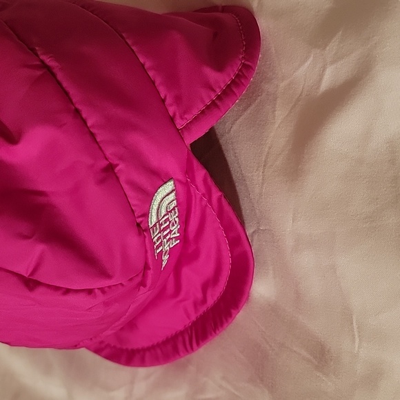 The North Face EUC Infant Pink Snow Hat  with Fleece lining Size 0-6 Months - Picture 3 of 4